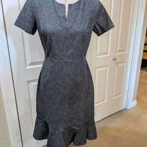 Banana Republic Dark‎ Wash Chambray Flounce Hem Sheath Dress Grey Blue Size 8